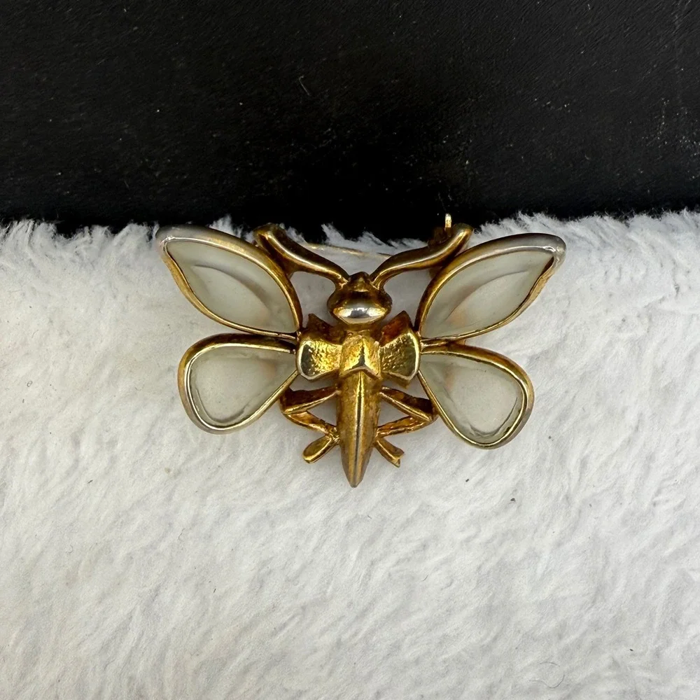 Vintage Trifari Petalette Butterfly Brooch Gold Tone Poured Glass Insect Pin